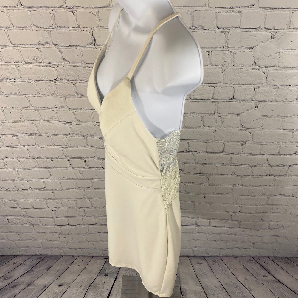 City Triangles White Lace Back V-Neck Party Dress - Picture 4 of 9